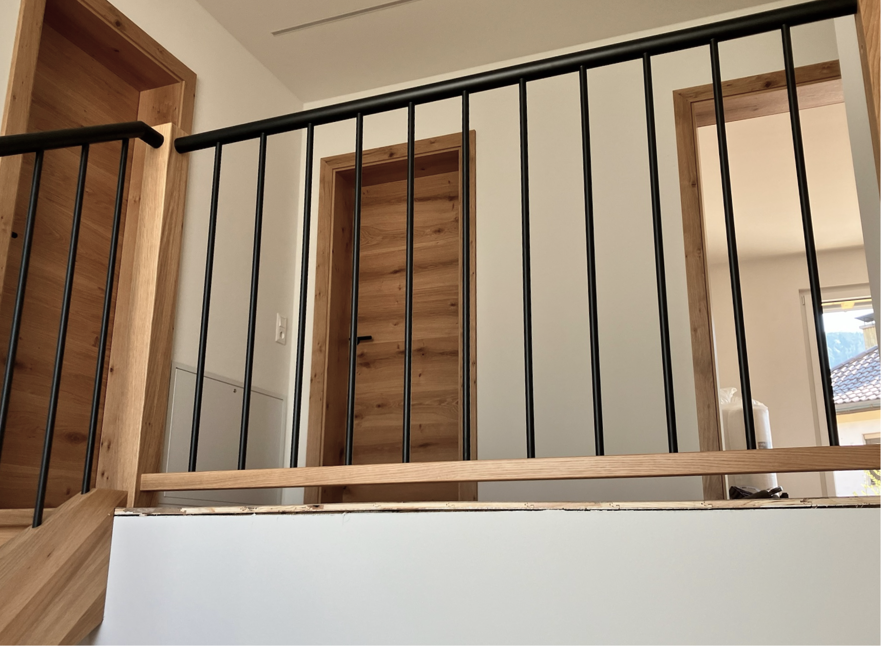 Geländer, Türen und Boden