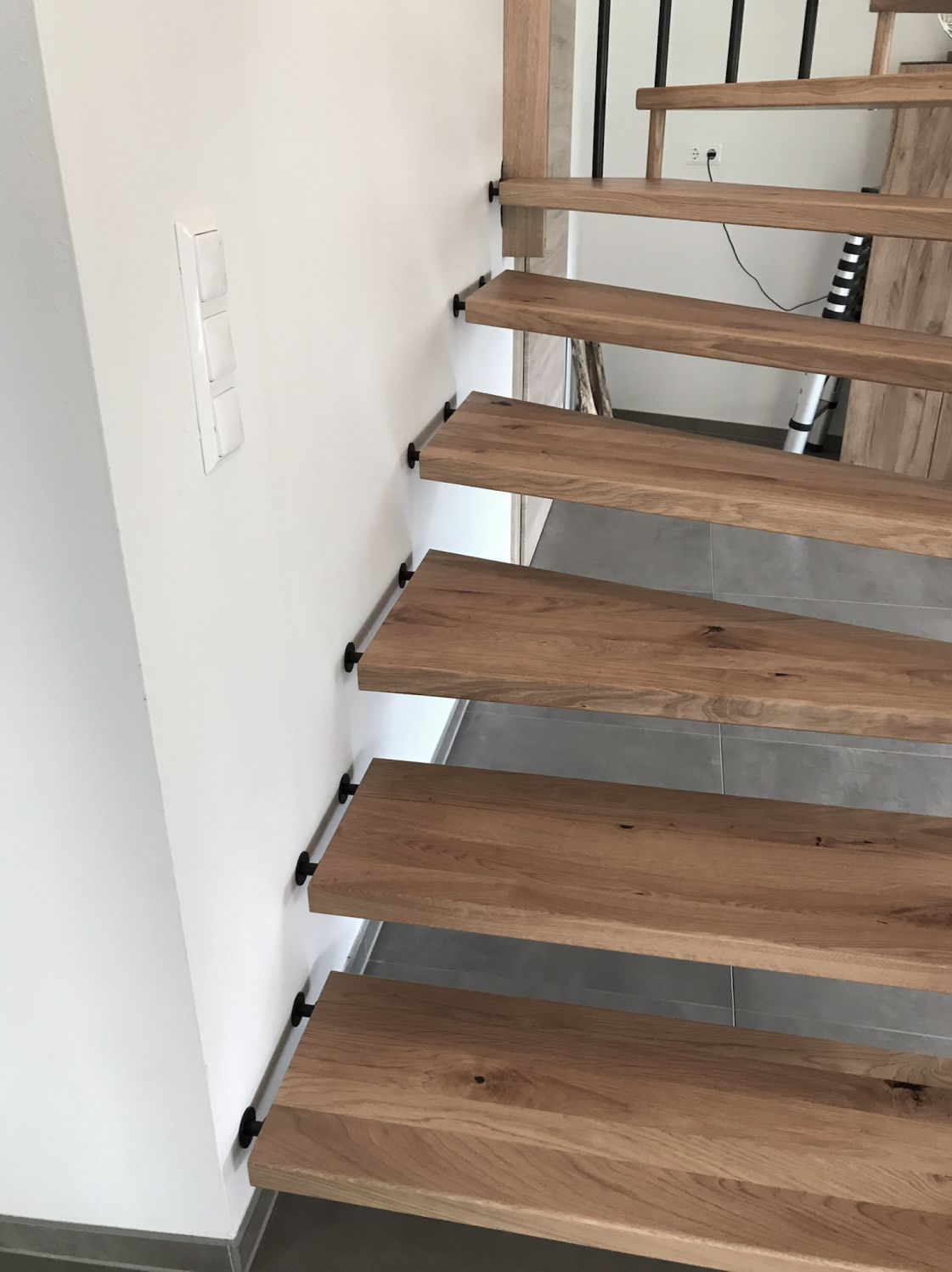 Gewendelte Holztreppe - Stufe Detail